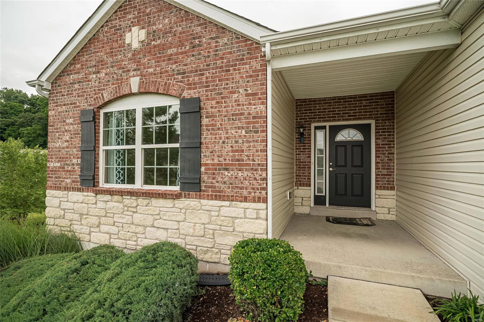 1852 Mill Ridge Court St. Louis, MO 63146 - Photo 2 of 38 Gallery Image 2