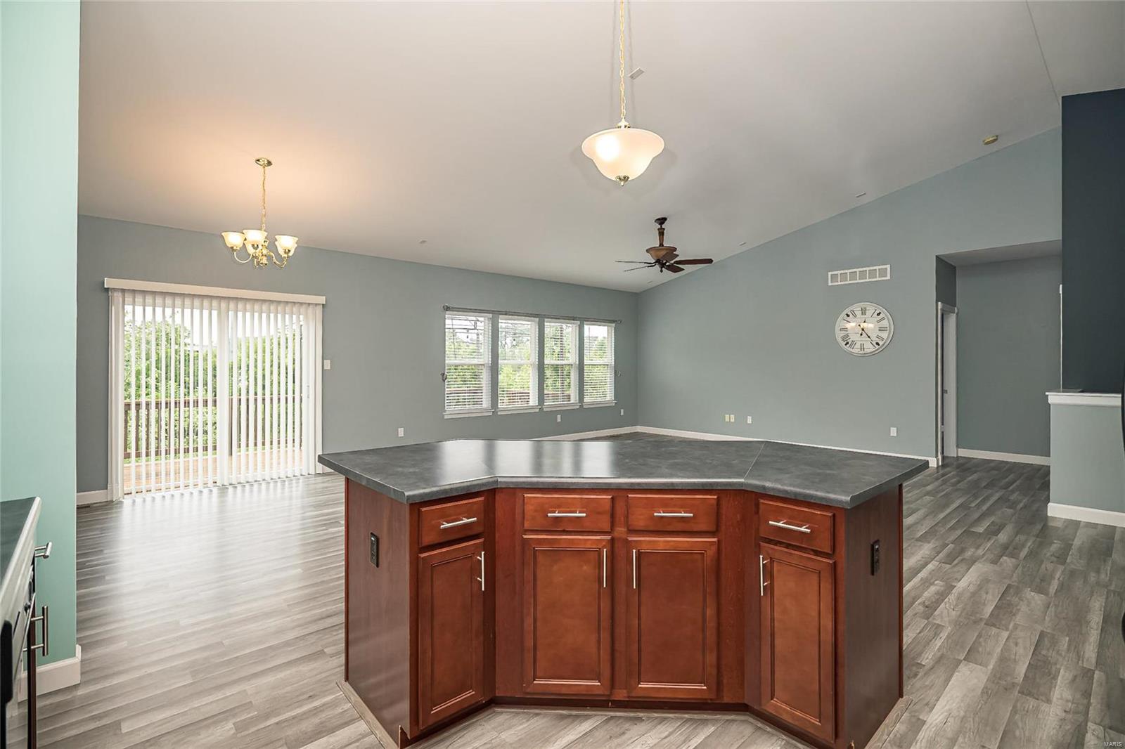 1852 Mill Ridge Court St. Louis, MO 63146 - Photo 15 of 38 Gallery Image 15