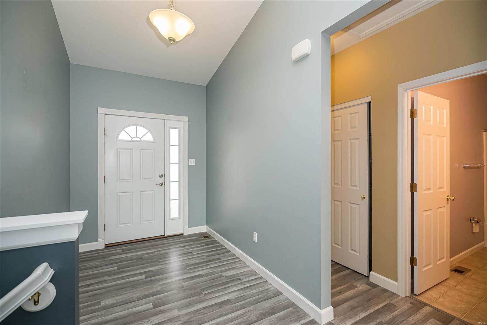 1852 Mill Ridge Court St. Louis, MO 63146 - Photo 5 of 38 Gallery Image 5