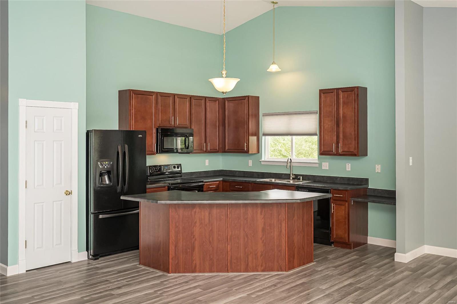 1852 Mill Ridge Court St. Louis, MO 63146 - Photo 9 of 38 Gallery Image 9