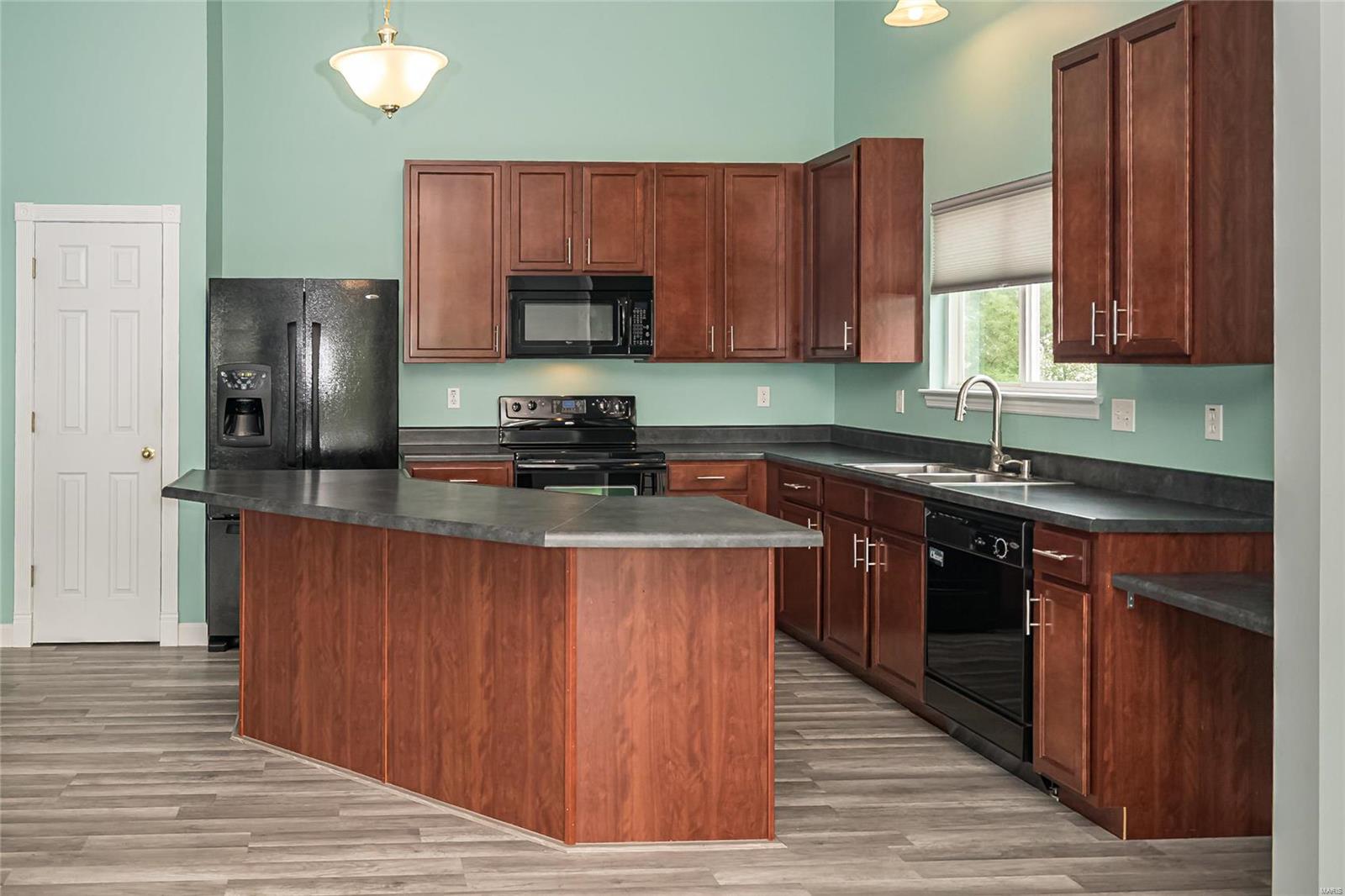 1852 Mill Ridge Court St. Louis, MO 63146 - Photo 10 of 38 Gallery Image 10
