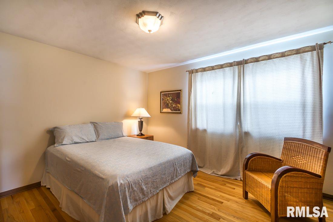 2852 Fairhaven Road Davenport, IA 52803 - Photo 14 of 19 Gallery Image 14