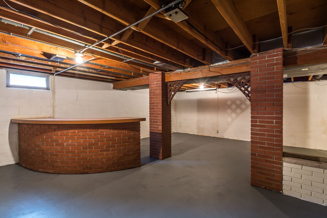 2852 Fairhaven Road Davenport, IA 52803 - Photo 15 of 19 Gallery Image 15