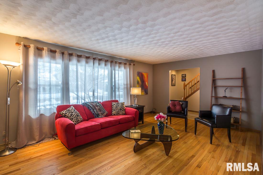 2852 Fairhaven Road Davenport, IA 52803 - Photo 6 of 19 Gallery Image 6