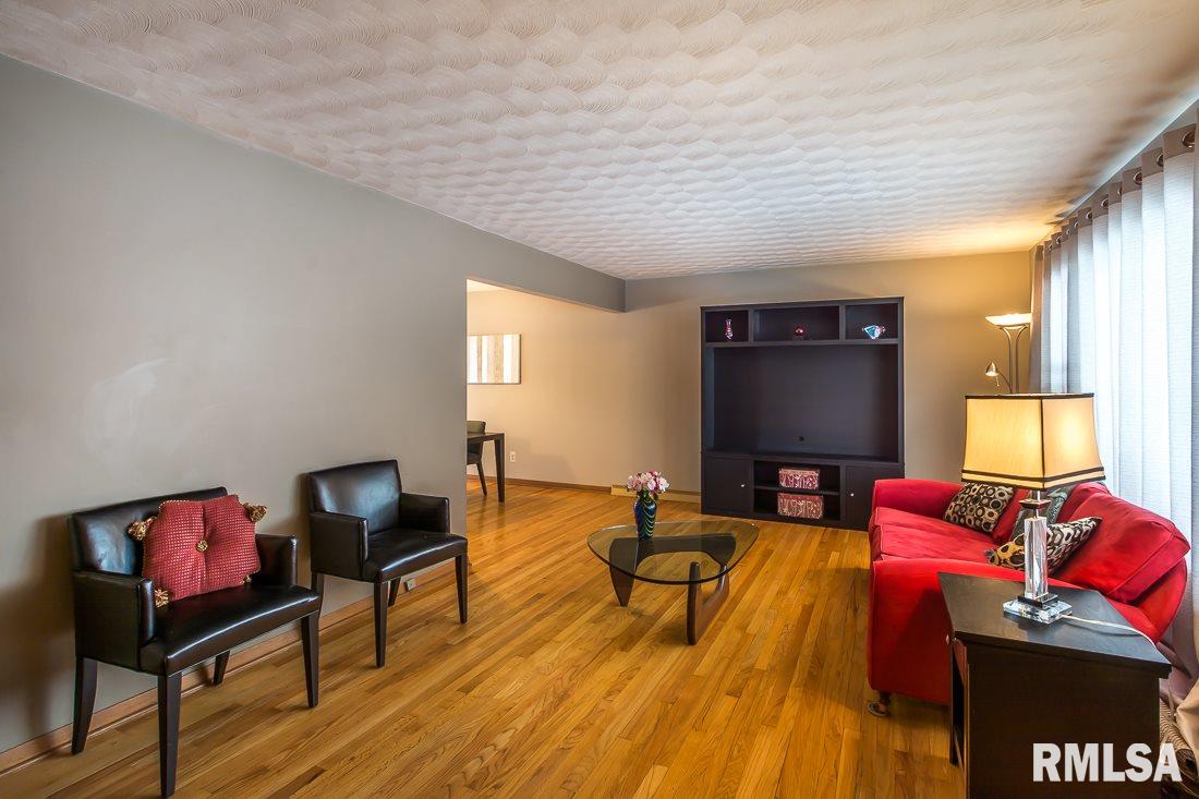 2852 Fairhaven Road Davenport, IA 52803 - Photo 7 of 19 Gallery Image 7
