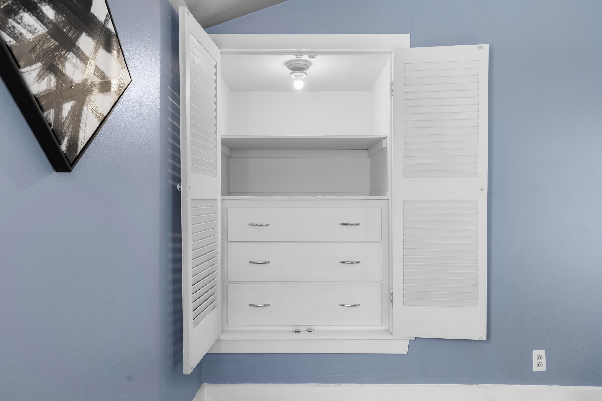 6221 West Fairview Avenue Milwaukee, WI 53213 - Photo 15 of 27 photo dec 11 2025, 10 57 10 pm (1)