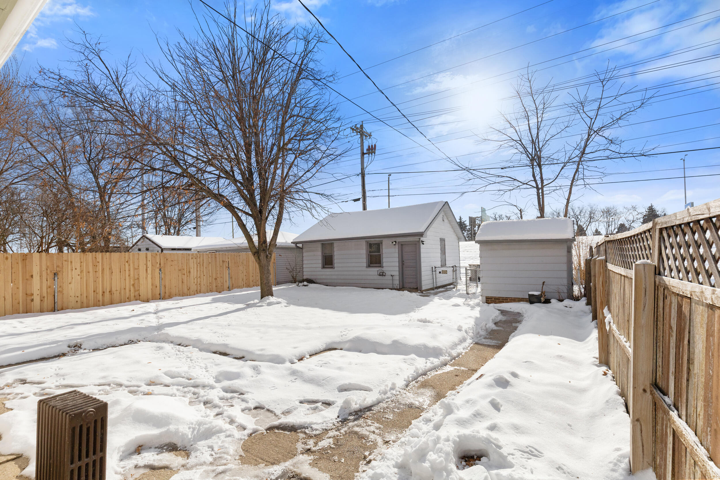 6221 West Fairview Avenue Milwaukee, WI 53213 - Photo 25 of 27 photo dec 11 2025, 11 07 28 pm