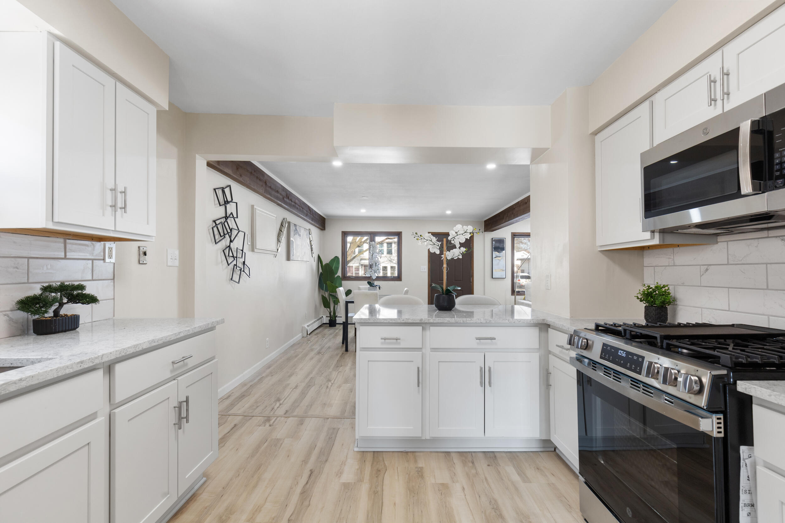 6221 West Fairview Avenue Milwaukee, WI 53213 - Photo 8 of 27 photo dec 11 2025, 11 06 15 pm