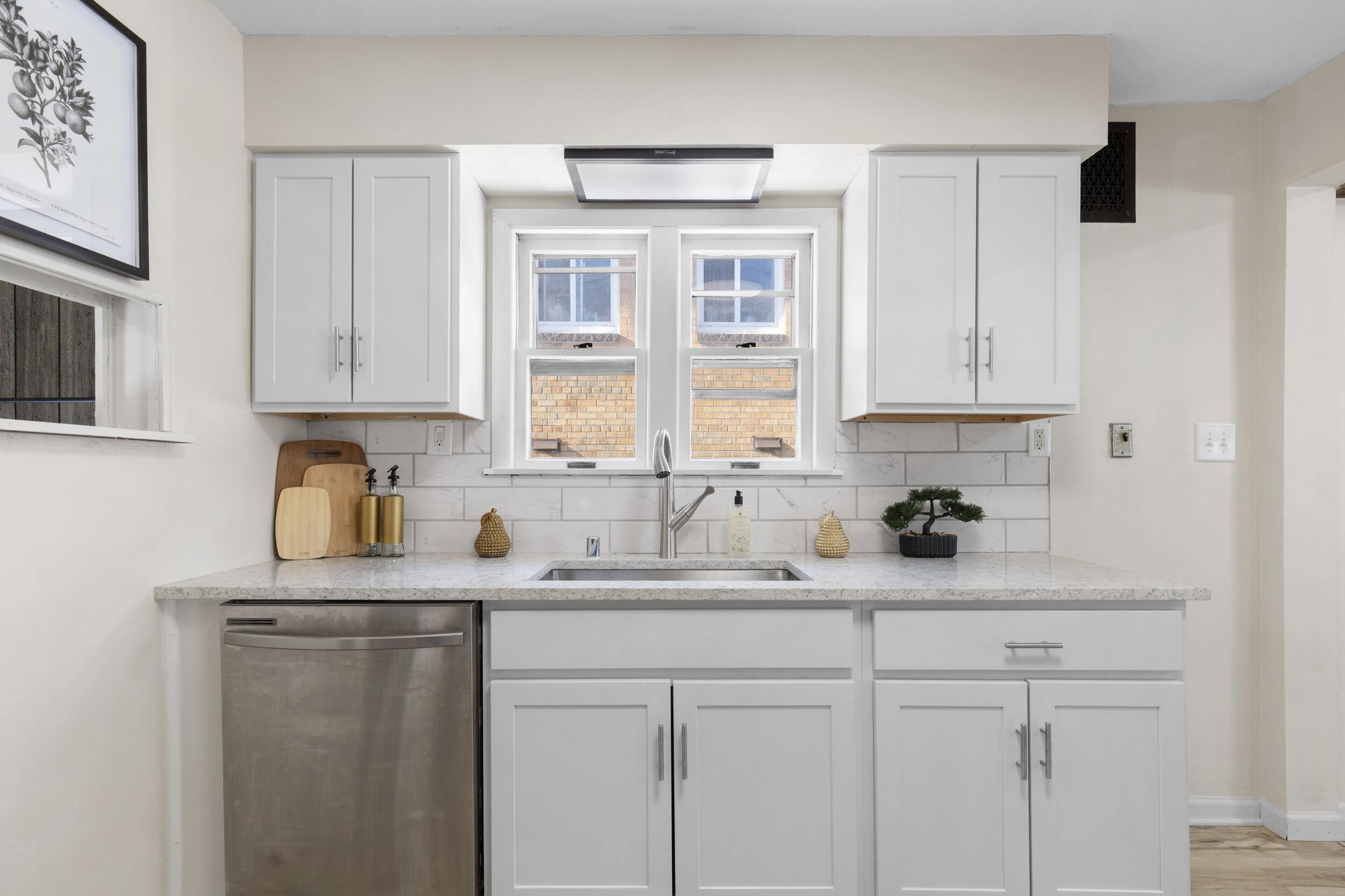 6221 West Fairview Avenue Milwaukee, WI 53213 - Photo 10 of 27 photo dec 11 2025, 11 05 00 pm