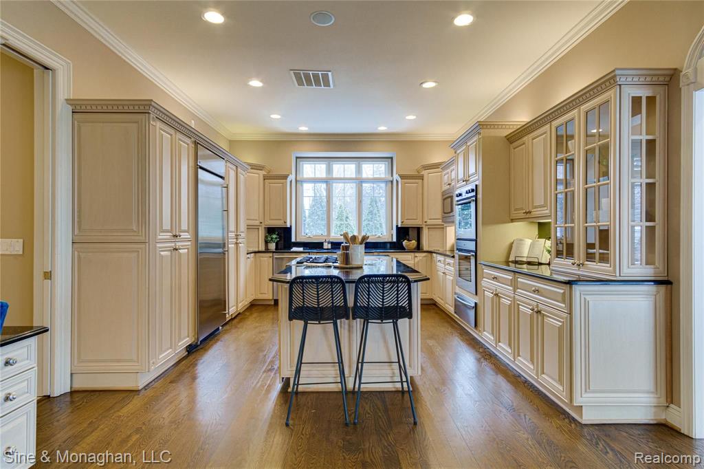 45 Roslyn Road Grosse Pointe Shores, MI 48236 - Photo 22 of 88