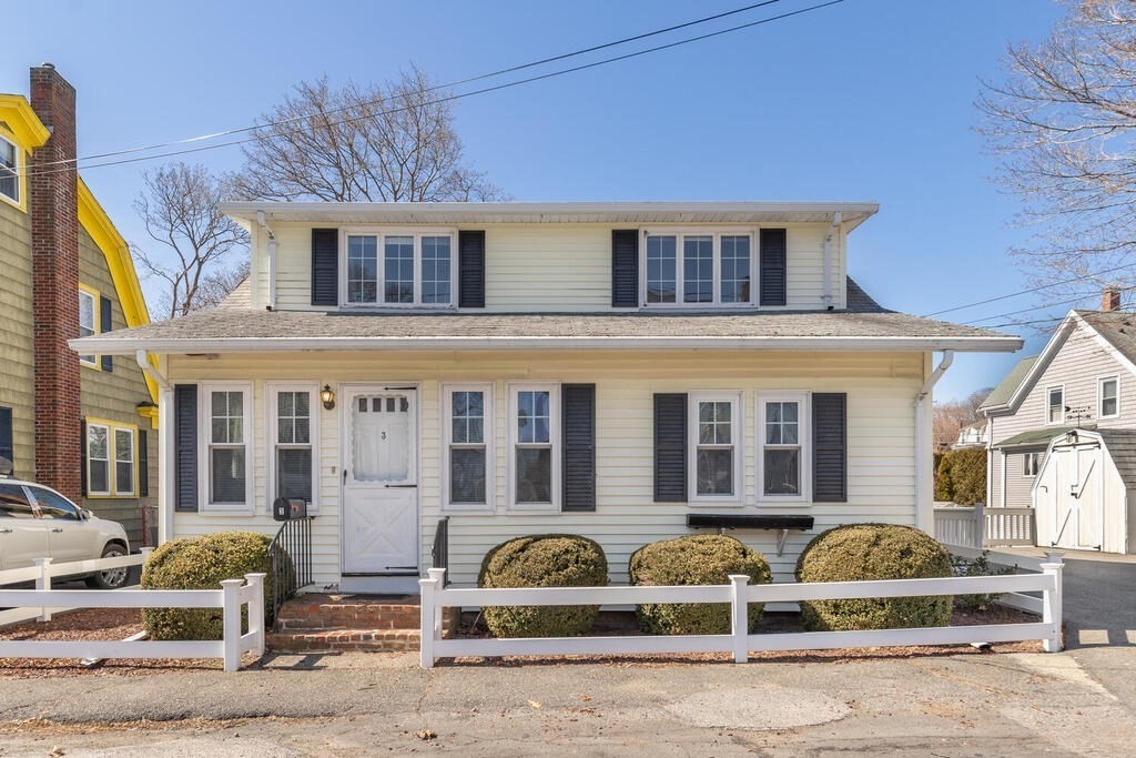 3 Elizabeth Road Gloucester, MA 01930 - Photo 1 of 31 Gallery Image 1