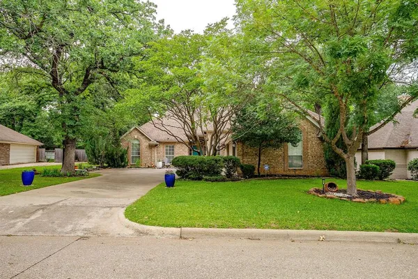 $450,000 | 2024 Spinnaker Lane, Azle, TX 76020