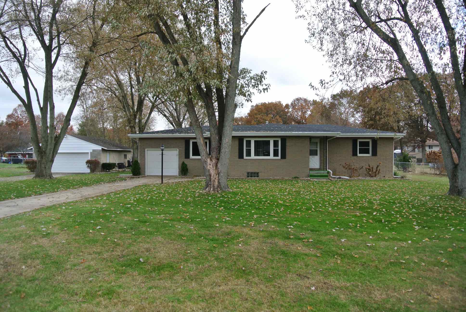 54550 Clover Road Mishawaka, IN 46545 - Photo 1 of 35