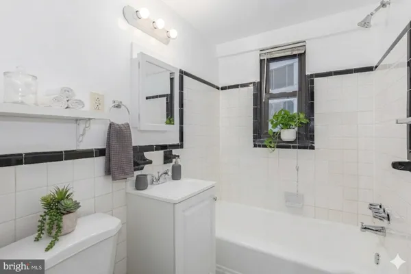$2,495 | 2141 I Street Northwest, Unit 316, Washington, DC 20037