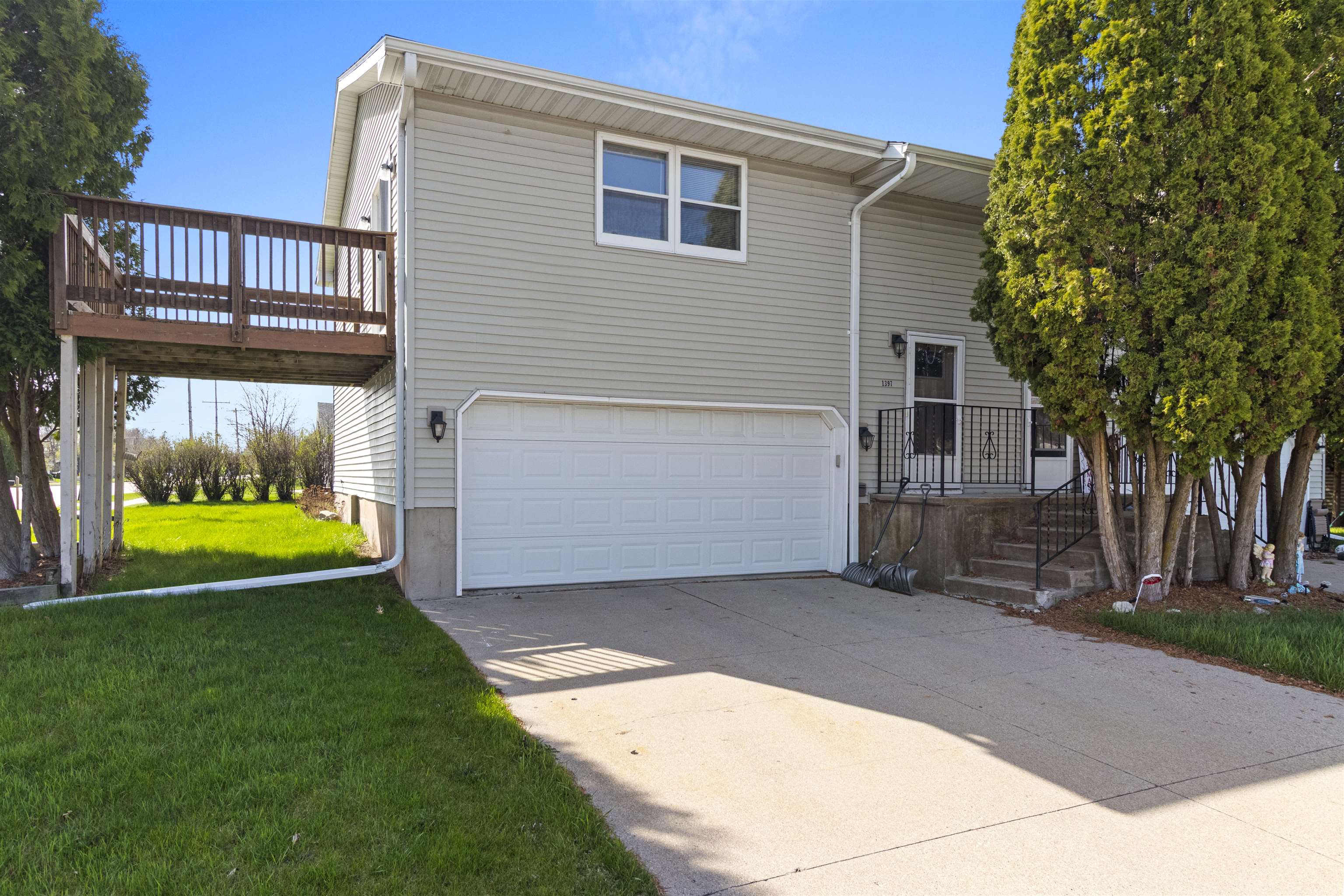 1395 Inverness Lane Neenah, WI 54956 - Photo 3 of 58