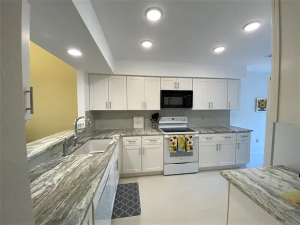 $4,850 | 6281 Timberlake Drive, Unit H6, Sarasota, FL 34243