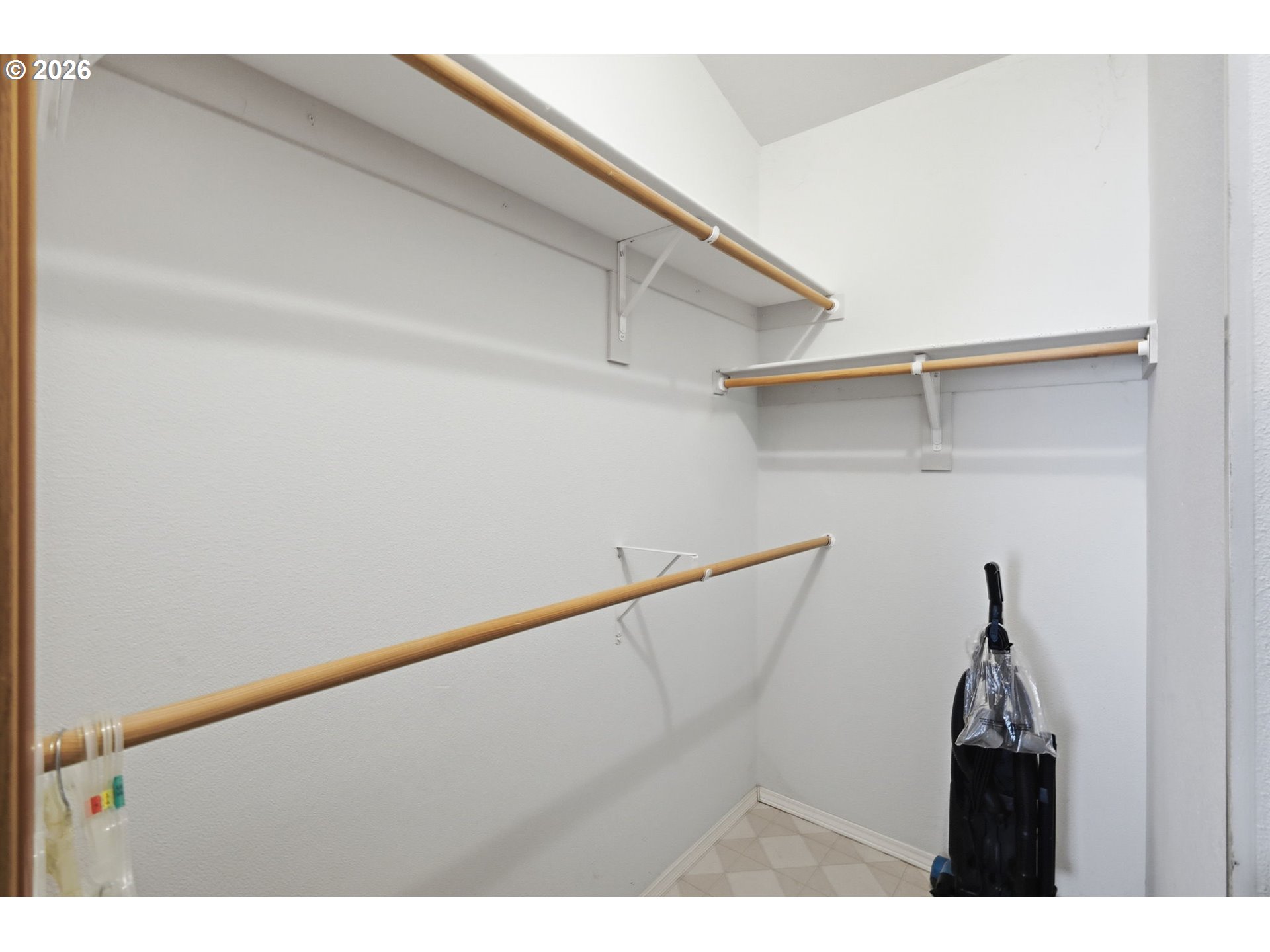 2314 Maia Loop Springfield, OR 97477 - Photo 8 of 22 Owner's Suite Bedroom