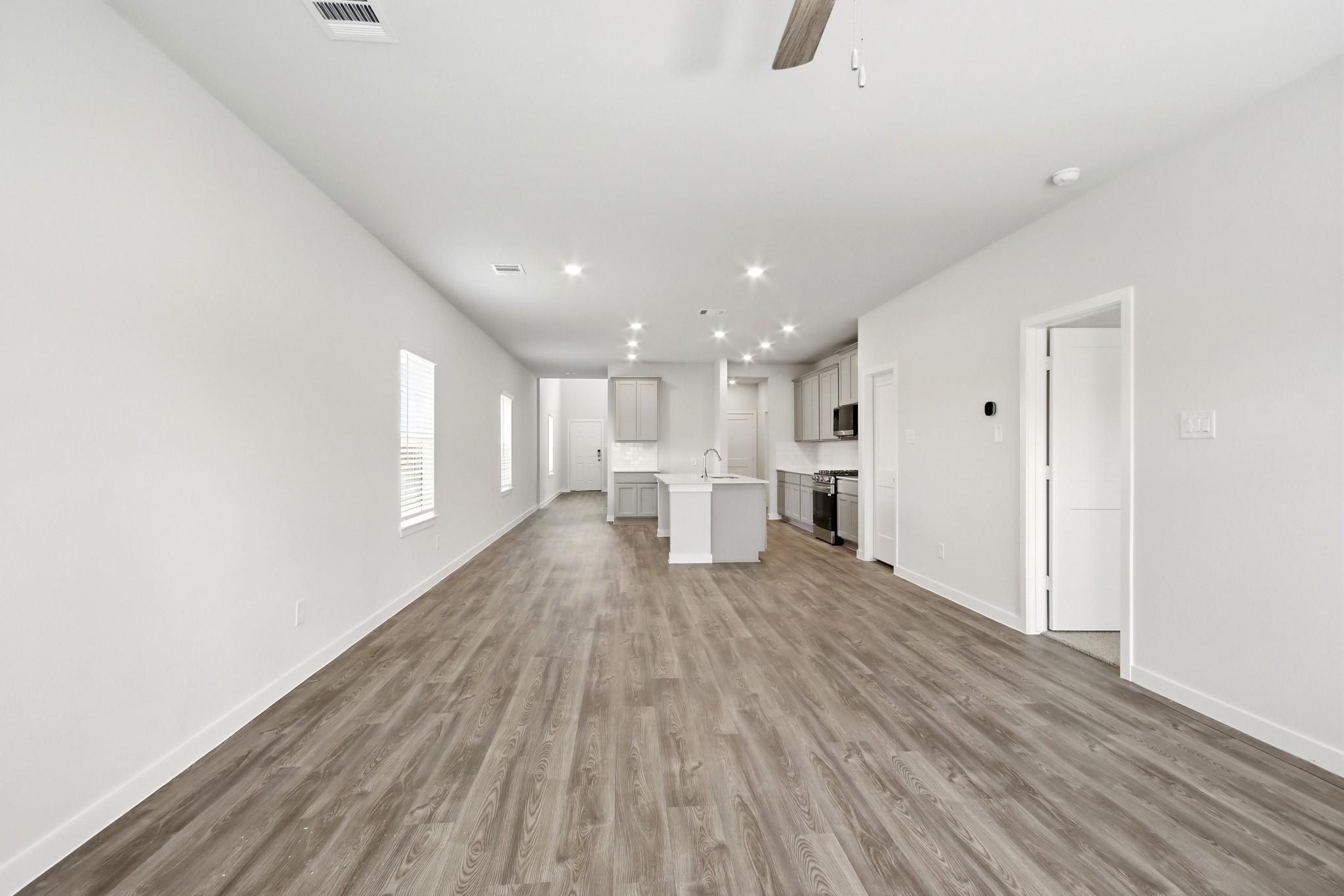 253 Spring Drive Hockley, TX 77447 - Photo 5 of 22
