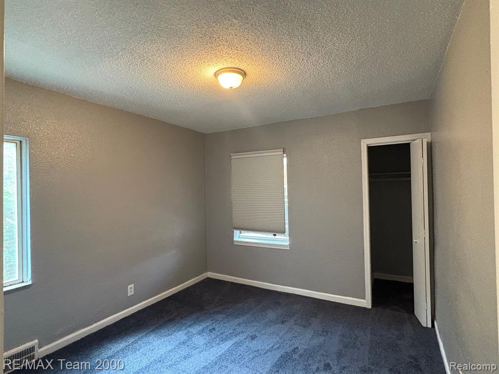 16554 Coyle Street Detroit, MI 48235 - Photo 12 of 21