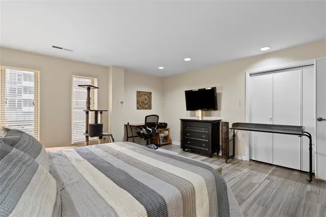 $365,000 | 540 North Neville Street, Unit 303, Pittsburgh, PA 15213