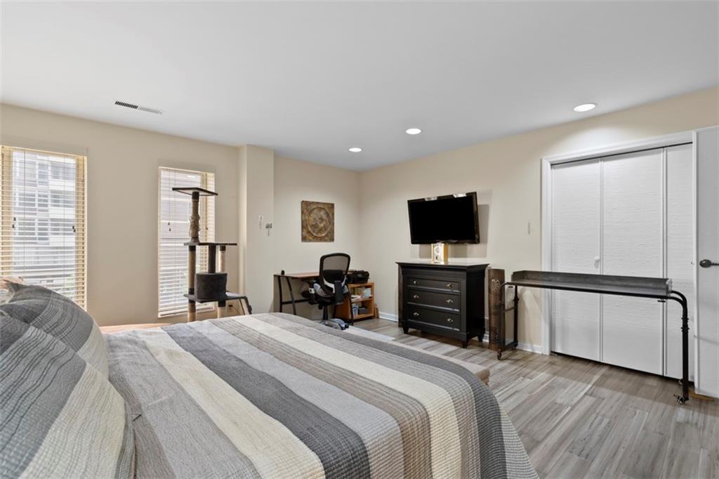 540 North Neville Street, Unit 303 Pittsburgh, PA 15213 - Photo 23 of 42