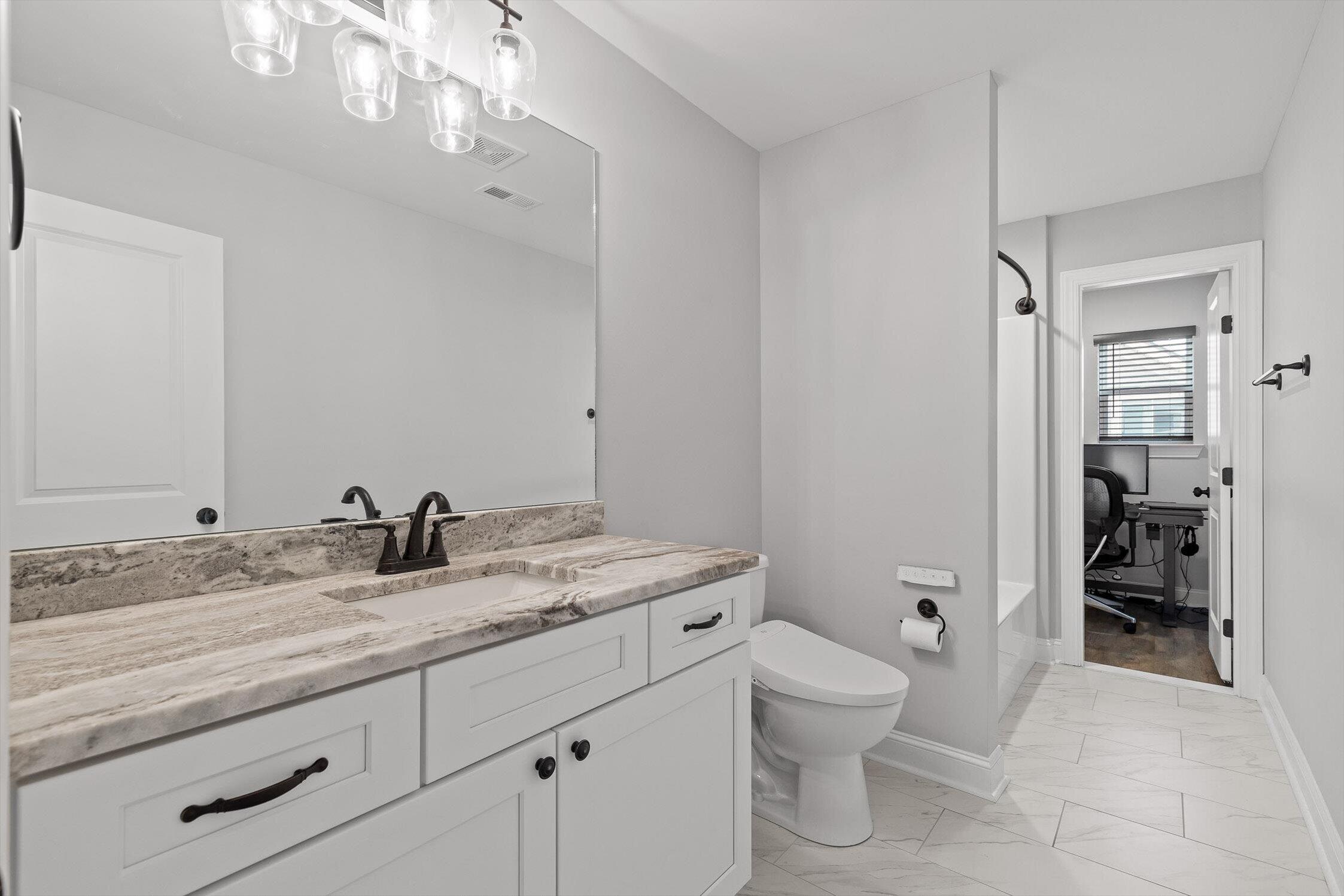 1046 Silverpine Drive Chattanooga, TN 37421 - Photo 18 of 41 Full Bathroom