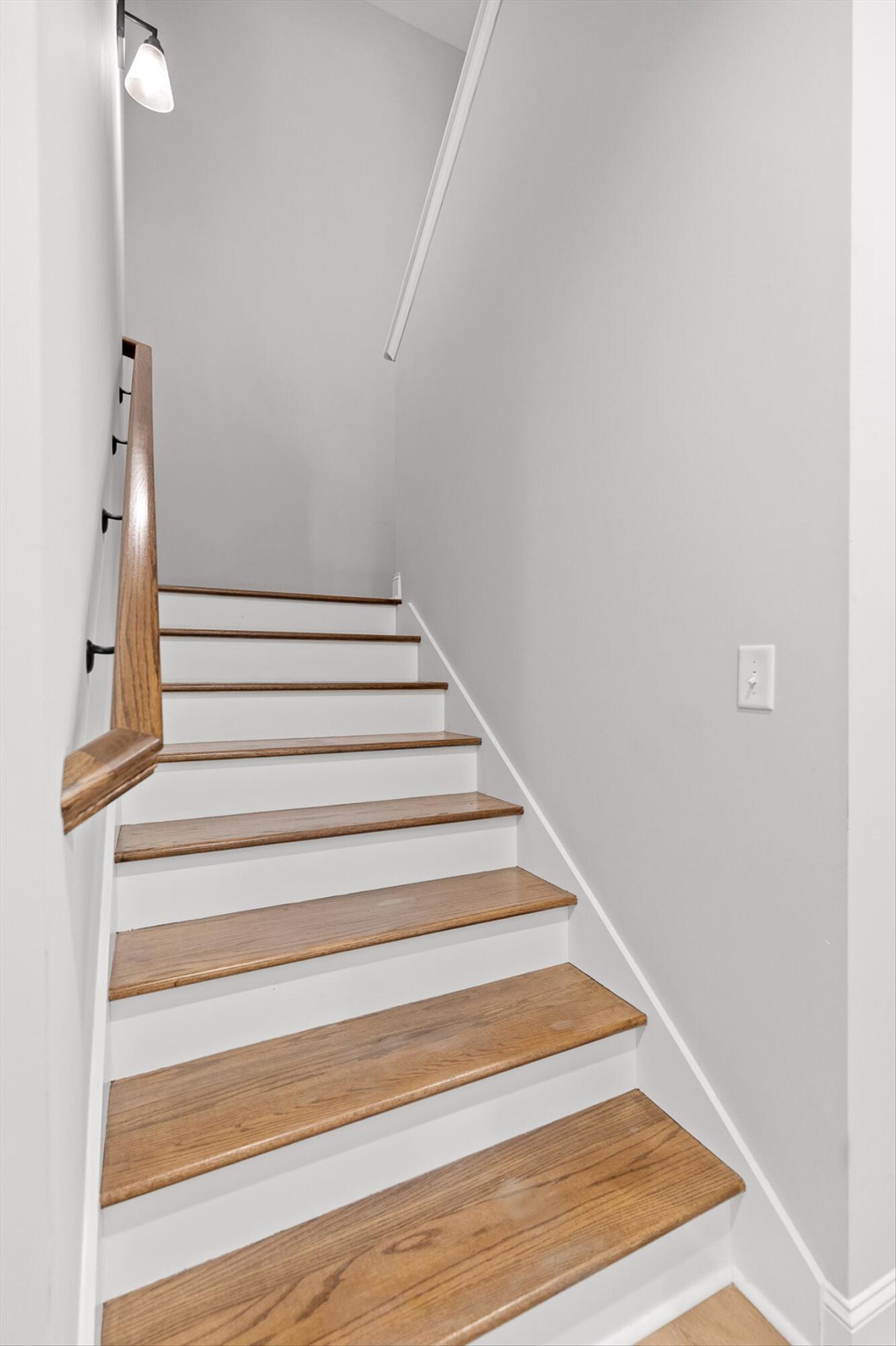 1046 Silverpine Drive Chattanooga, TN 37421 - Photo 24 of 41 Entry Hall