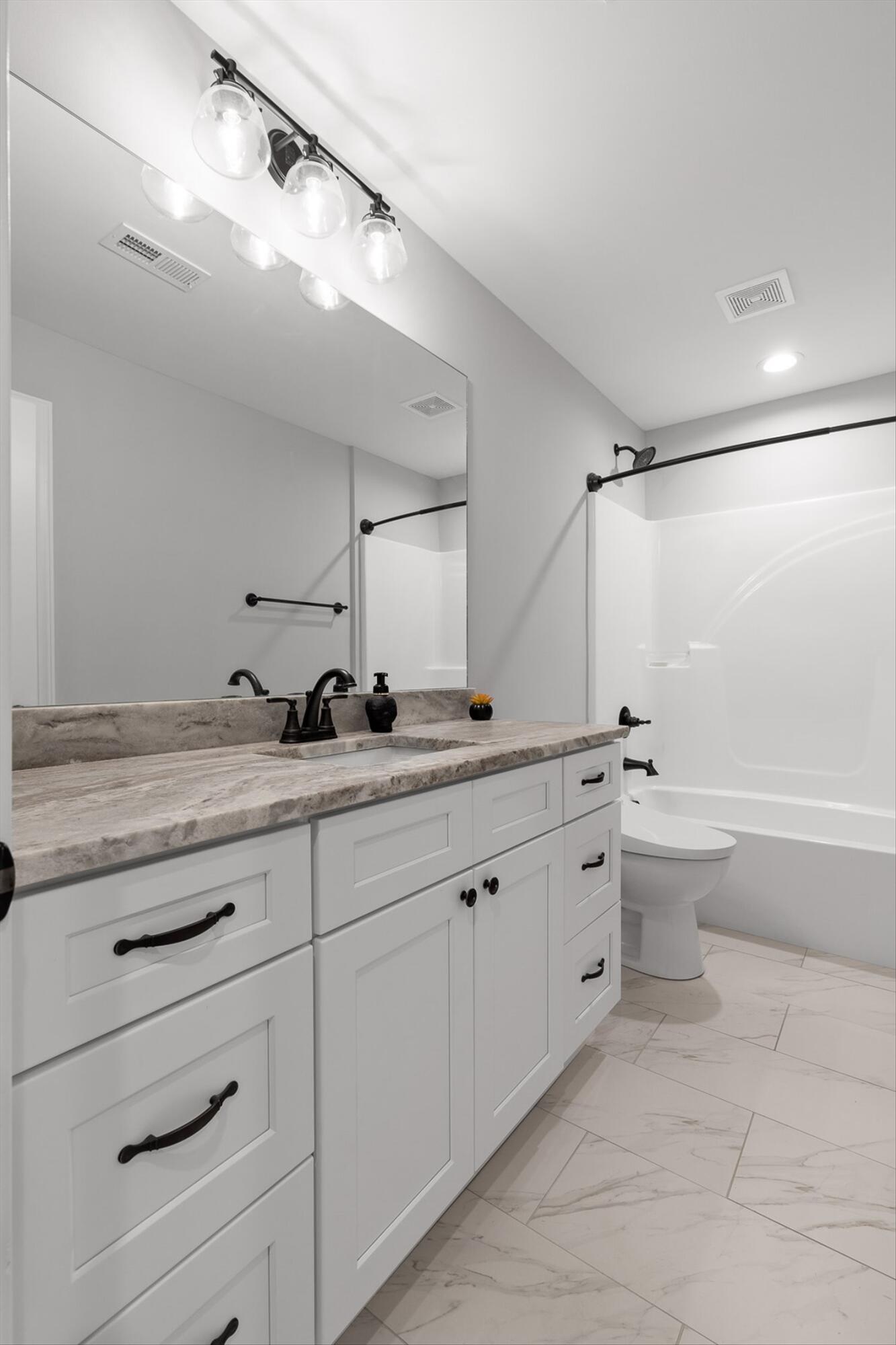 1046 Silverpine Drive Chattanooga, TN 37421 - Photo 33 of 41 Upstairs Full Bathroom