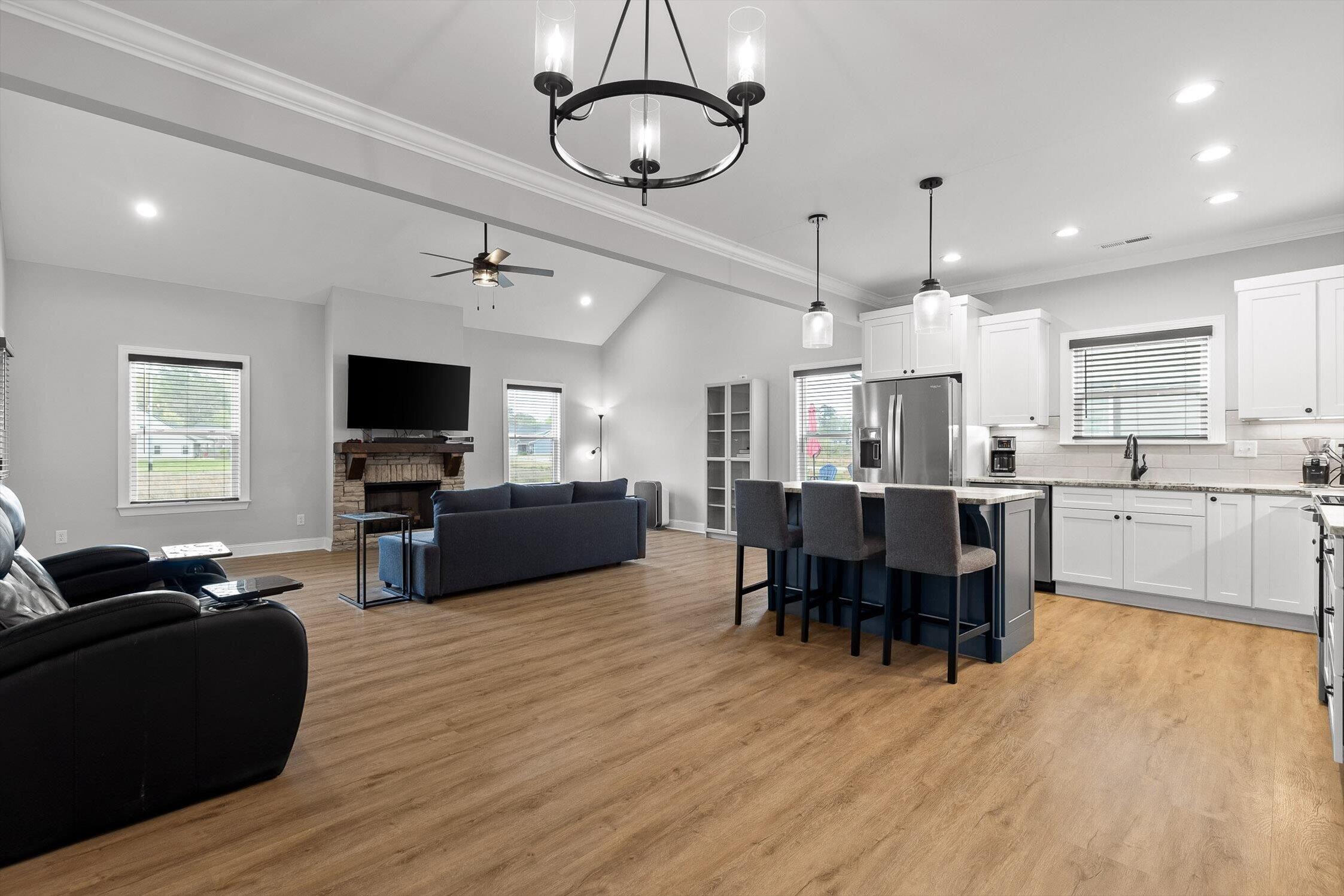 1046 Silverpine Drive Chattanooga, TN 37421 - Photo 4 of 41 Living/Dining