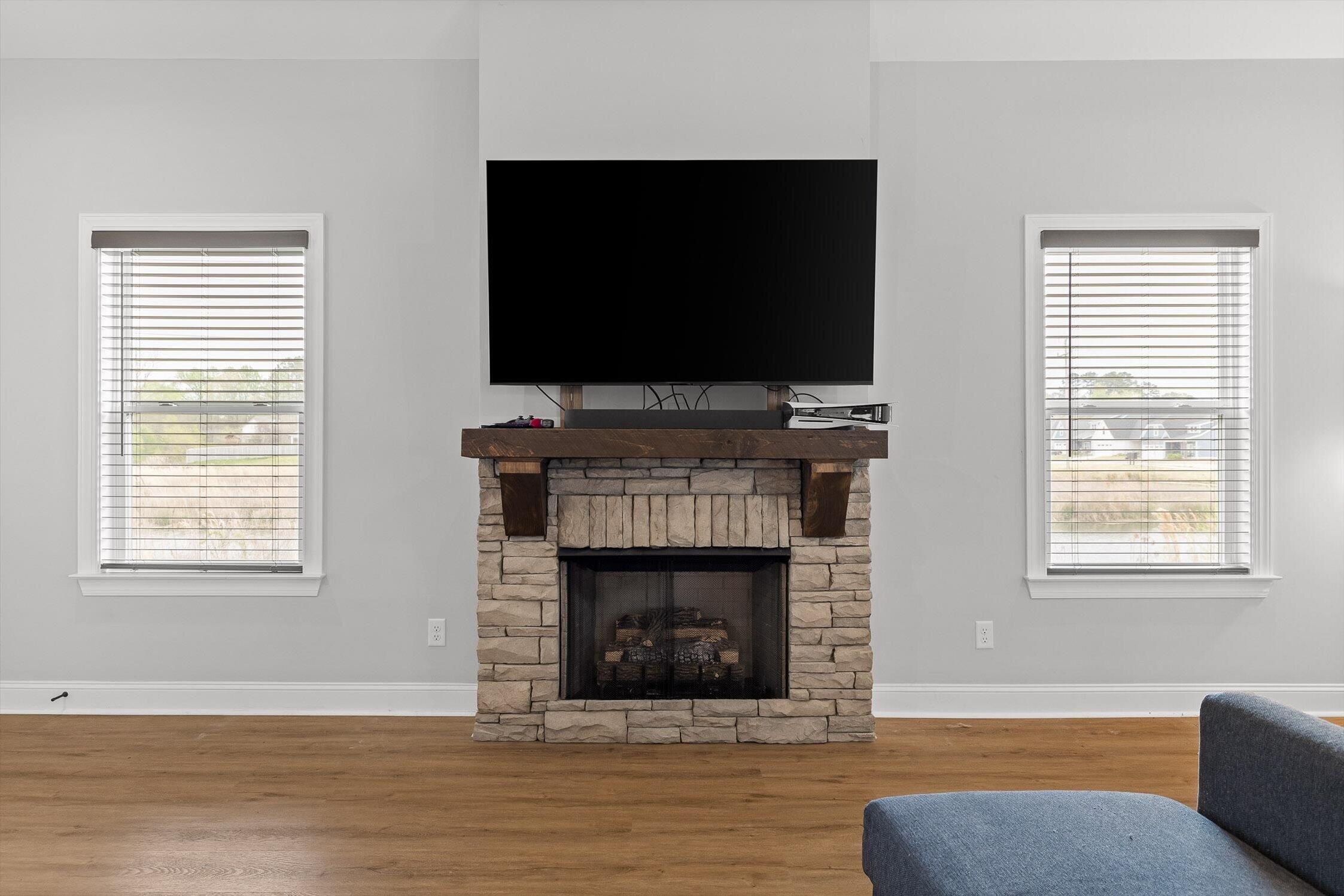 1046 Silverpine Drive Chattanooga, TN 37421 - Photo 7 of 41 Living Room