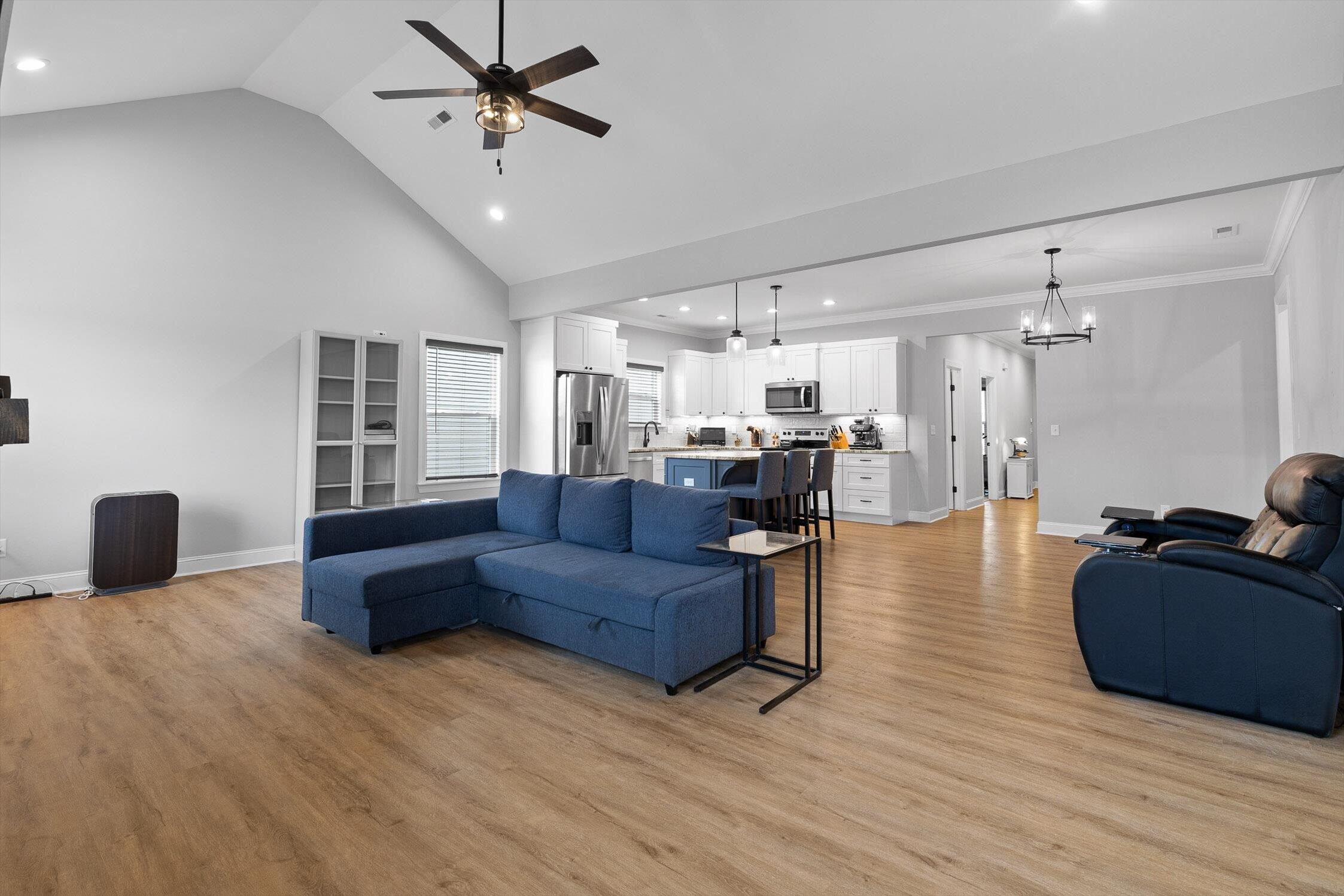 1046 Silverpine Drive Chattanooga, TN 37421 - Photo 8 of 41 Living Room