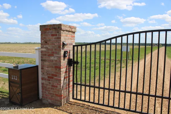 $250,000 | 180 Bungalow Lane, Tchula, MS 39169