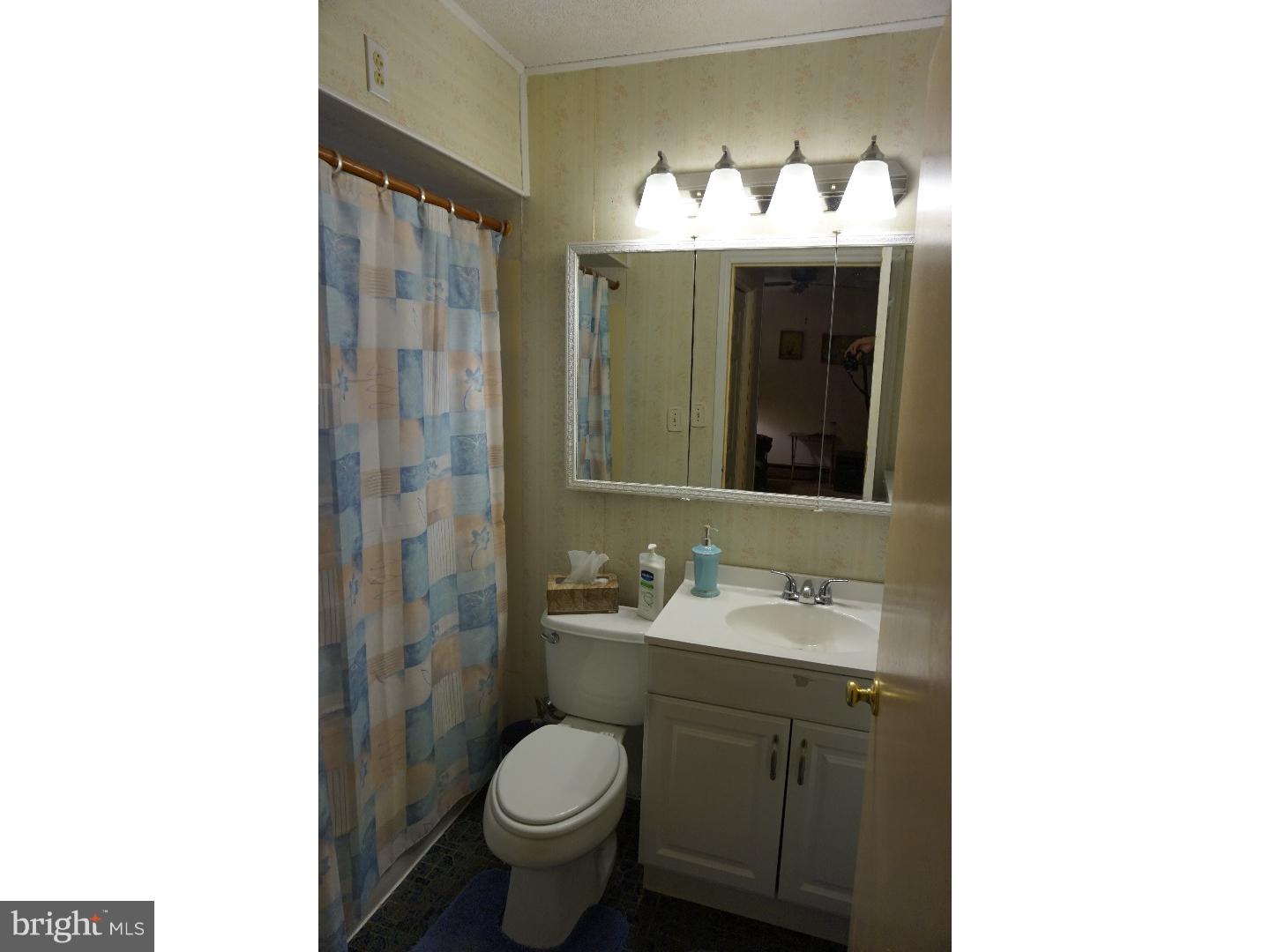 114 Goldengate Road Levittown, PA 19057 - Photo 20 of 23