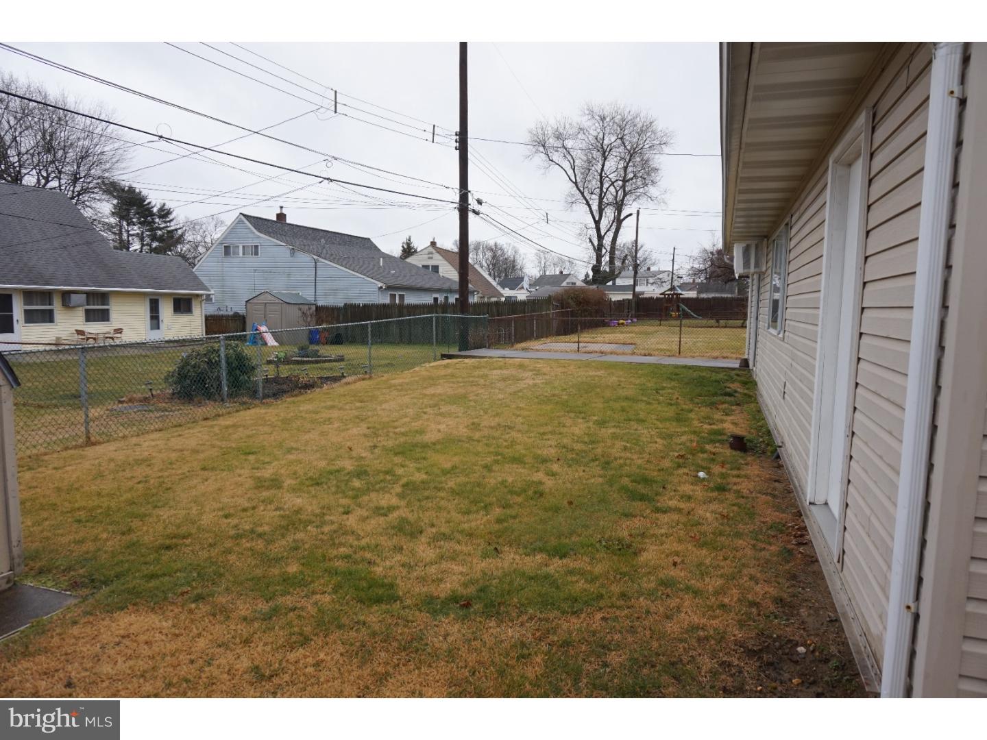 114 Goldengate Road Levittown, PA 19057 - Photo 6 of 23