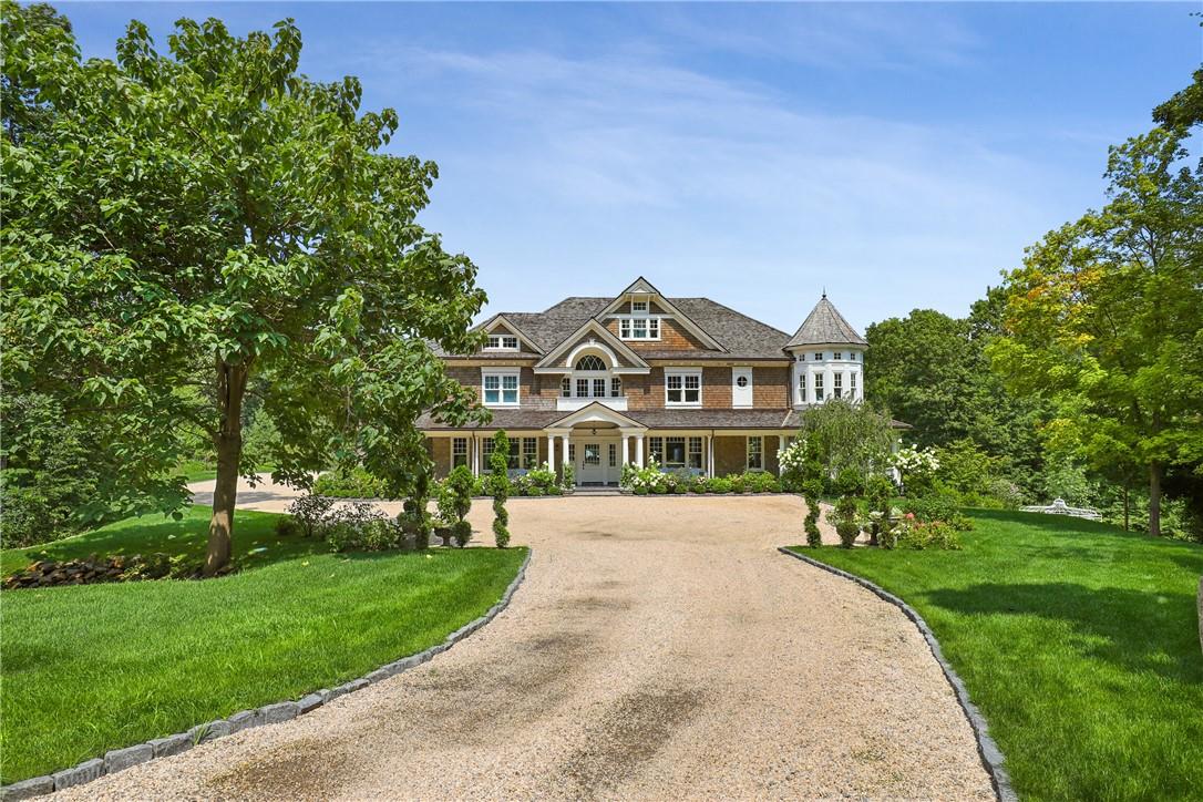 Long drive to totally private residence