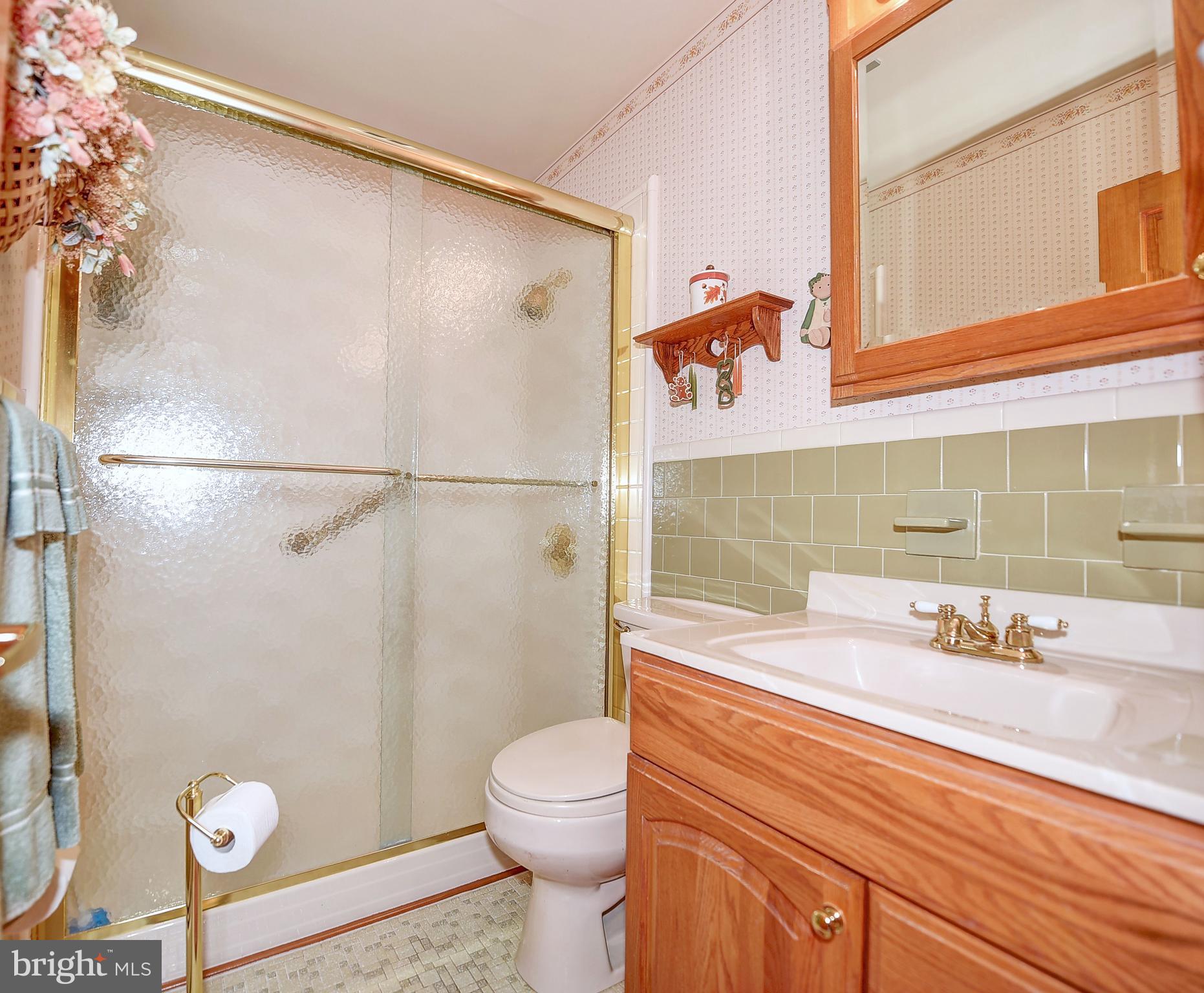 1435 Sharon Acres Road Forest Hill, MD 21050 - Photo 21 of 36 Hallway Bath