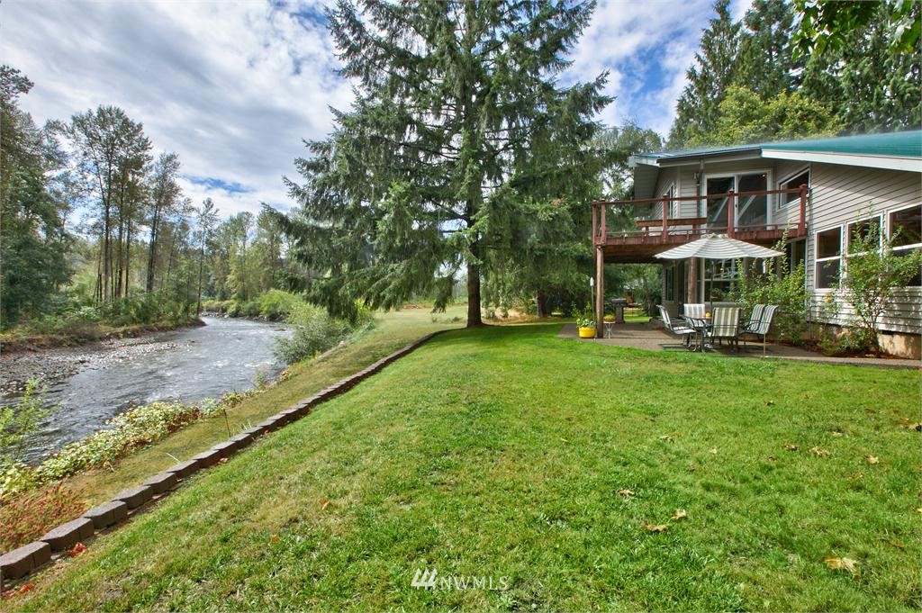19037 Southeast Jones Road Renton, WA 98058 - Photo 2 of 20