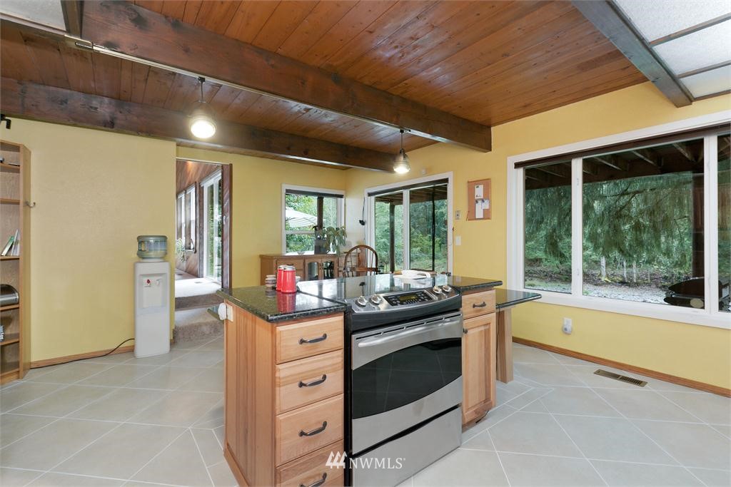 19037 Southeast Jones Road Renton, WA 98058 - Photo 13 of 20