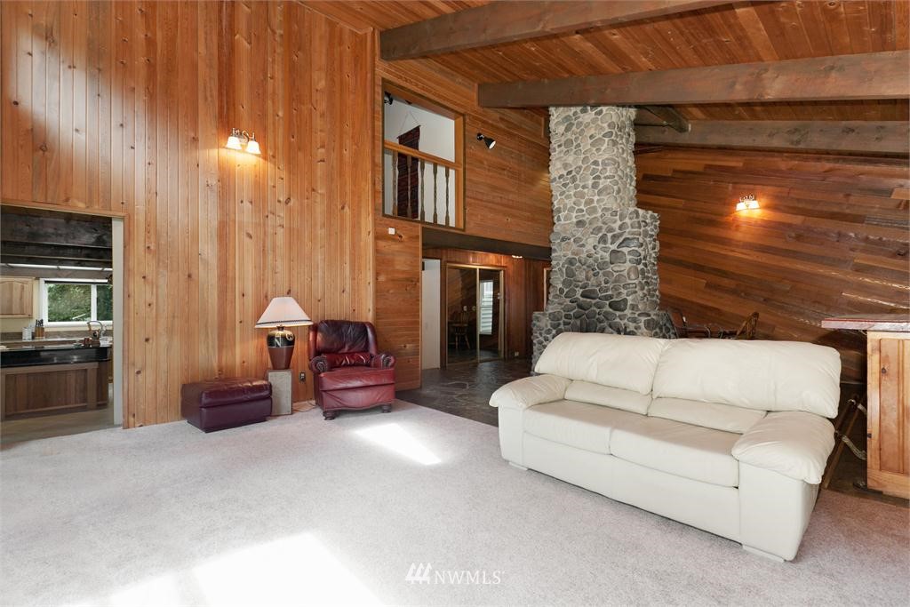 19037 Southeast Jones Road Renton, WA 98058 - Photo 5 of 20
