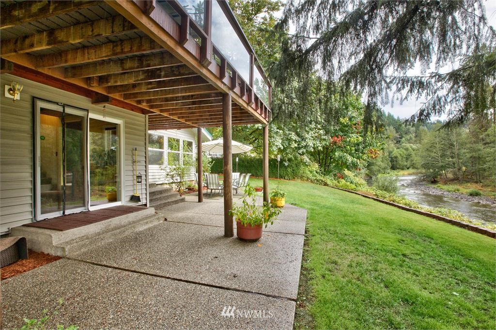 19037 Southeast Jones Road Renton, WA 98058 - Photo 6 of 20