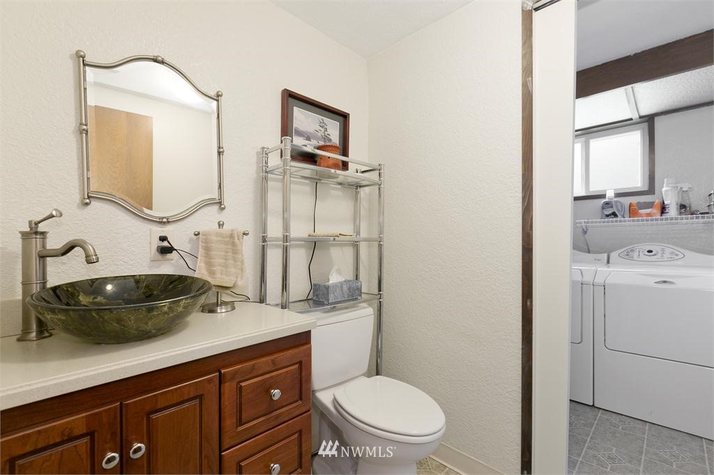 19037 Southeast Jones Road Renton, WA 98058 - Photo 10 of 20