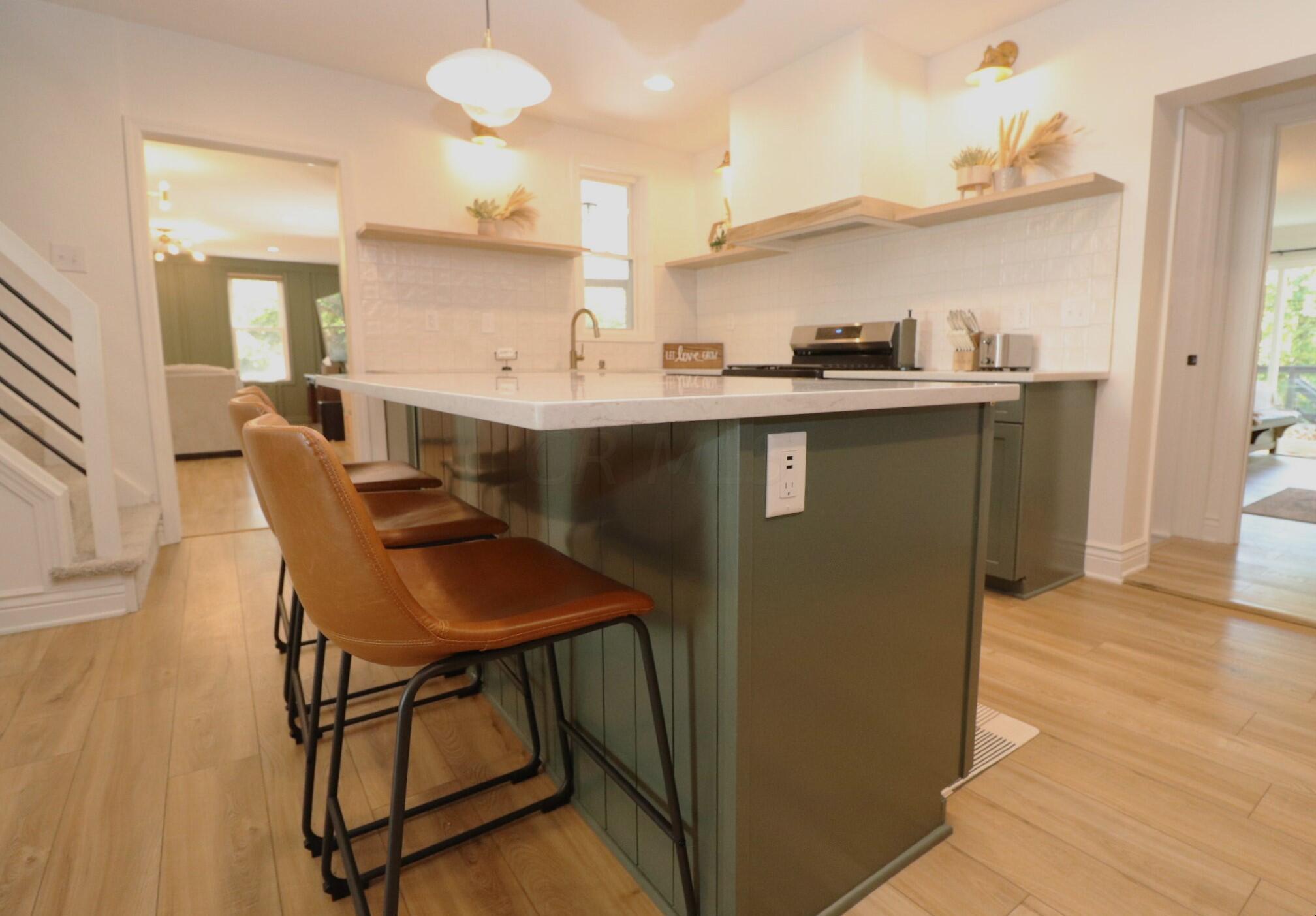 123 Old Mill Road Springfield, OH 45506 - Photo 13 of 76 Quartz counters and LVP flooring