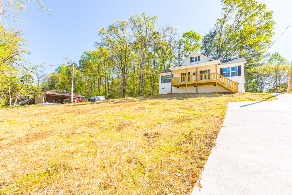 304 Westbrook Road Dalton, GA 30721 - Photo 2 of 28 Gallery Image 2