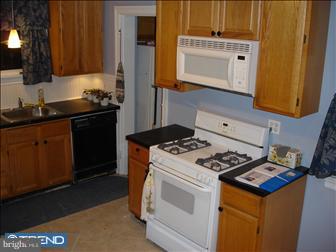 118 Crestview Road Upper Darby, PA 19082 - Photo 4 of 6 Kitchen