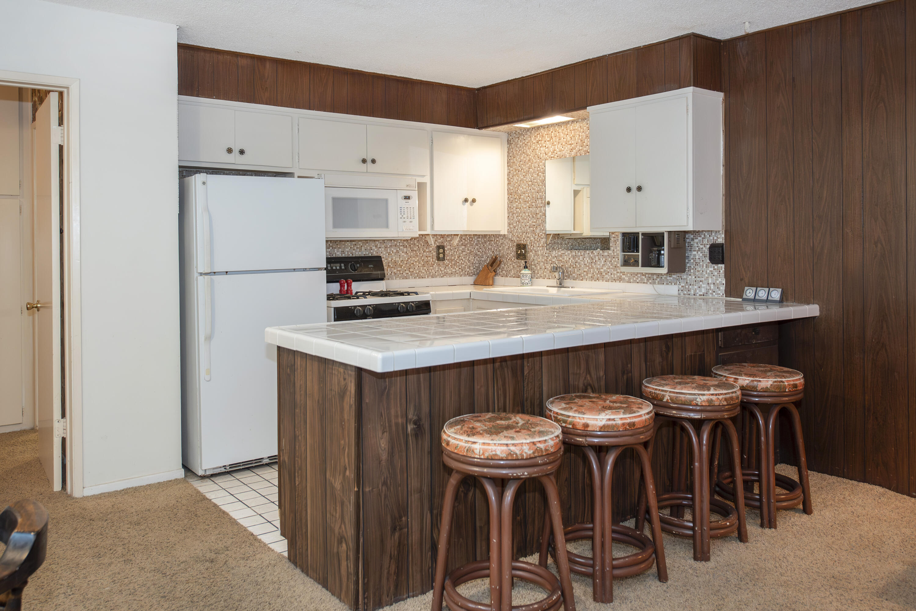 4880 Sandyland Road, Unit 39 Carpinteria, CA 93013 - Photo 6 of 22 Kitchen