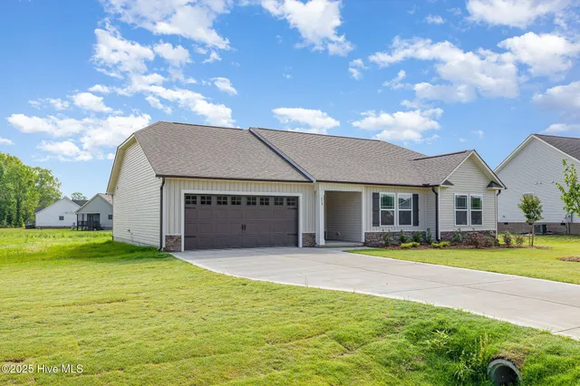 $316,900 | 210 Maxwell Farm Lane, Selma, NC 27576