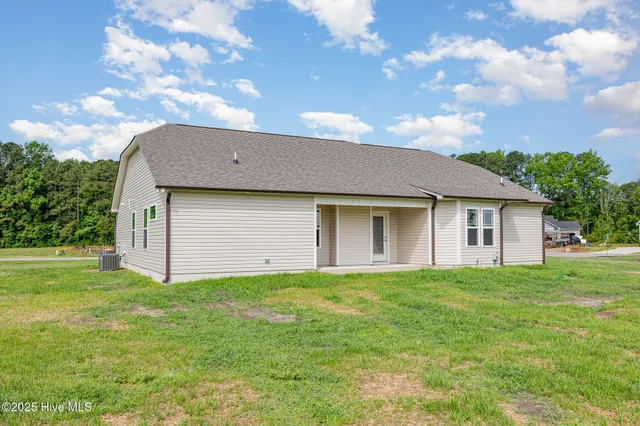 $316,900 | 210 Maxwell Farm Lane, Selma, NC 27576