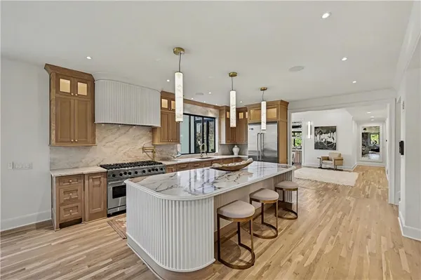 $2,675,000 | 2608 West 118th Street, Leawood, KS 66211