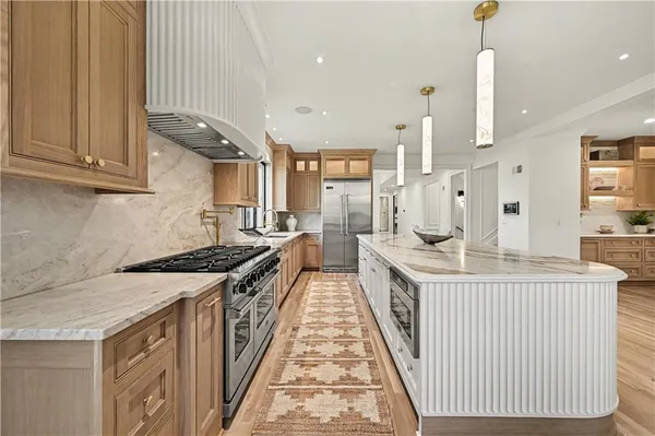 $2,675,000 | 2608 West 118th Street, Leawood, KS 66211