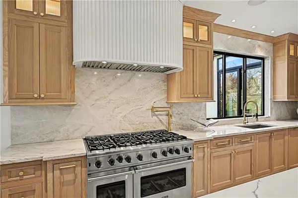 $2,675,000 | 2608 West 118th Street, Leawood, KS 66211